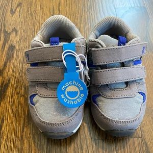 NWT Stride Rite Surprize - Boys Sneakers, 6